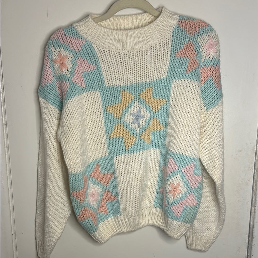 Vintage-Style Geometric Pattern Knit Sweater in Cream and Pastel